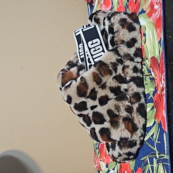 NWOT UGG Leopard Slides - Picture 2 of 10